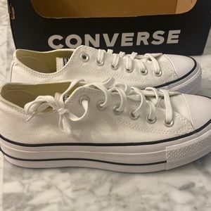 CONVERSE PLATFORM OXFORD SNEAKER - WOMEN'S (brand new) price slightly flexible